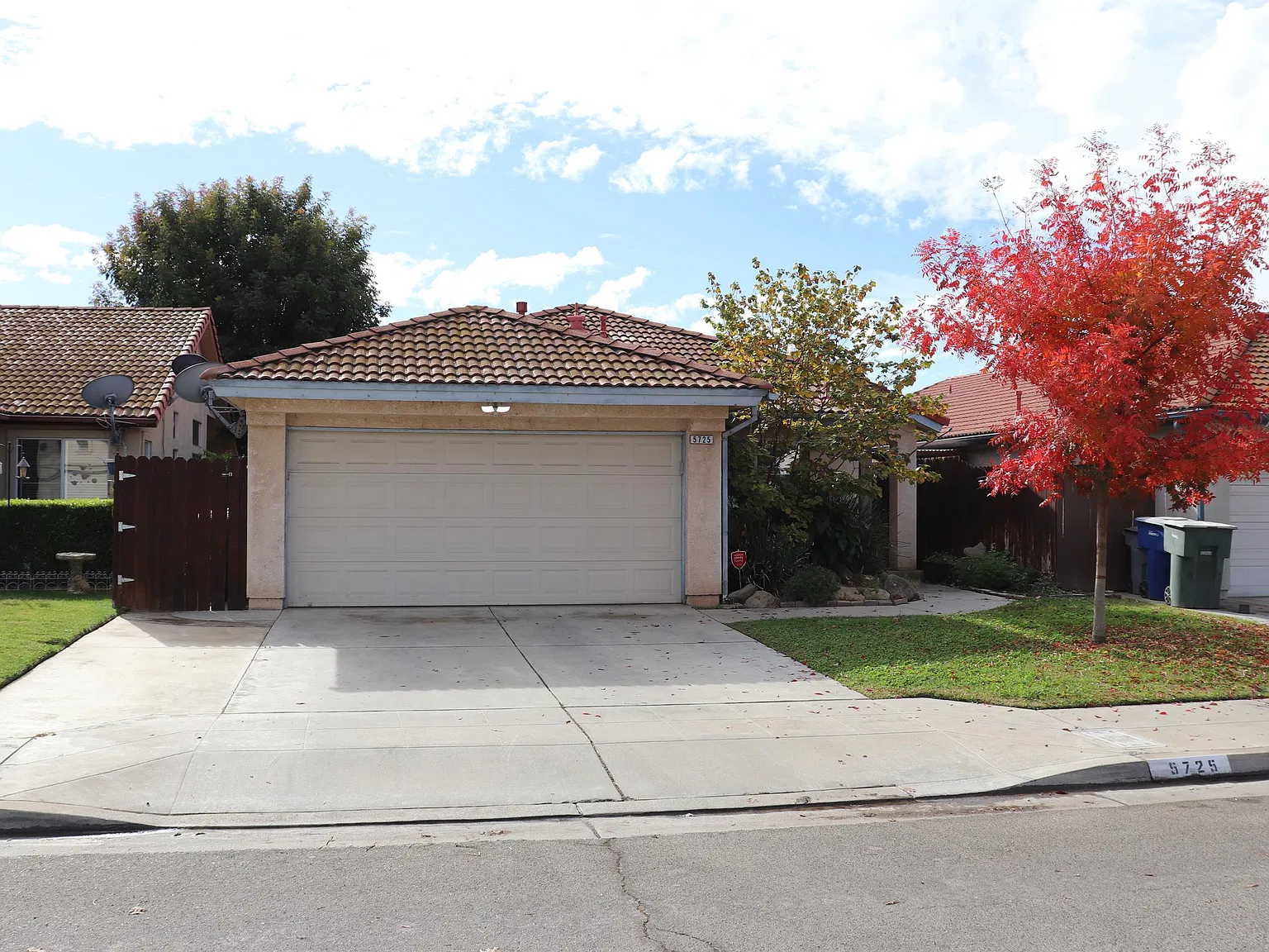5725 W Vartikian Ave - 1 — Photo 3