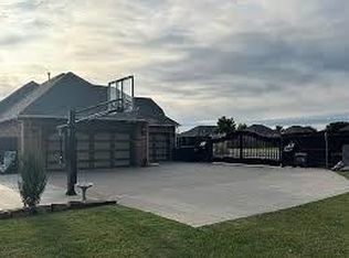 500 Woods Way, Moore, OK 73160