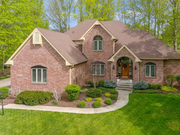 8741 Admirals Woods Cir, Indianapolis, IN 46236