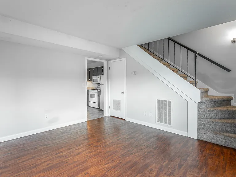 Saint Victors Lane Townhomes — Photo 3