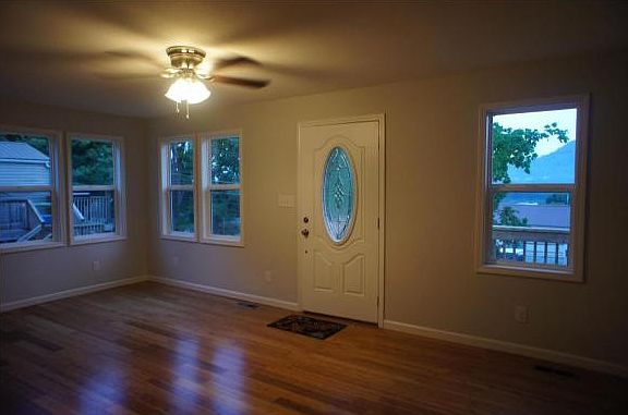 3rd image of 2016 Woodbine St
