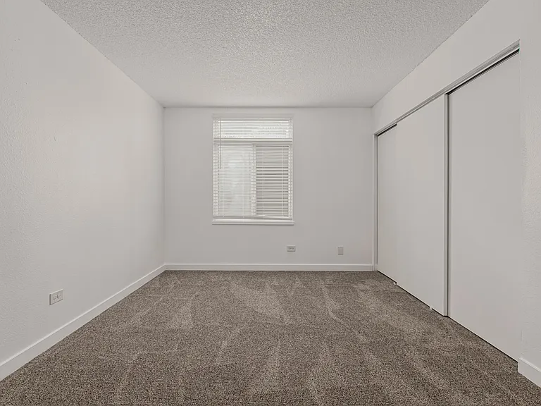 3371 S Monaco Pkwy #A — Photo 26