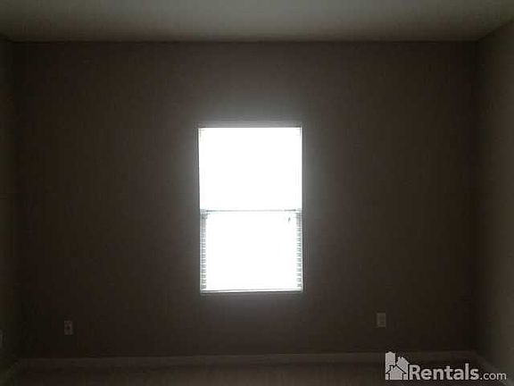 4th image of 1028 Joselynn Dr