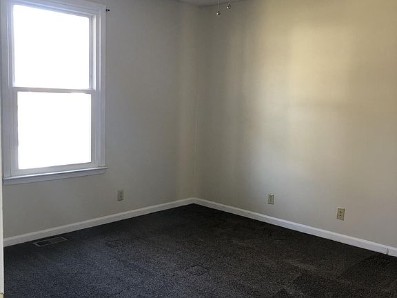 3rd image of 326 Kelsey Dr