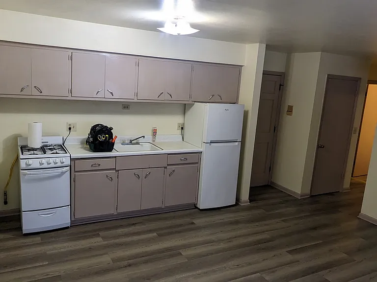 3401 W Wells St #8 — Photo 3