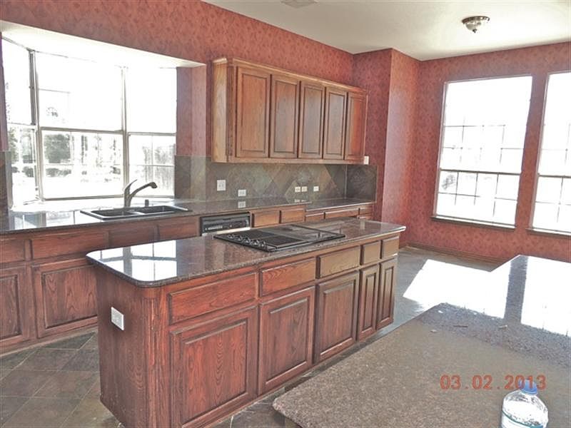 2nd image of 3301 Castlewood Blvd