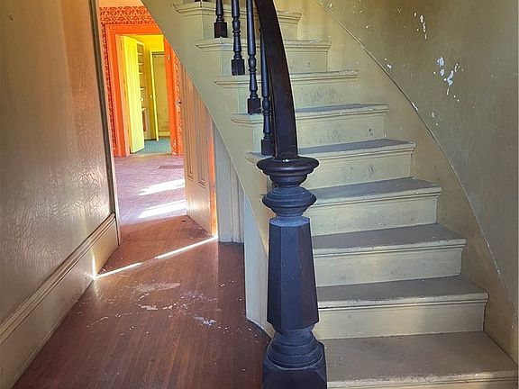 2nd image of 11139 S Lake Rd