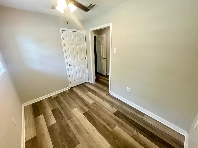 235 Baugh St — Photo 6