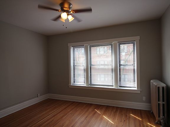 3rd image of 4409 N La Crosse Ave APT 1