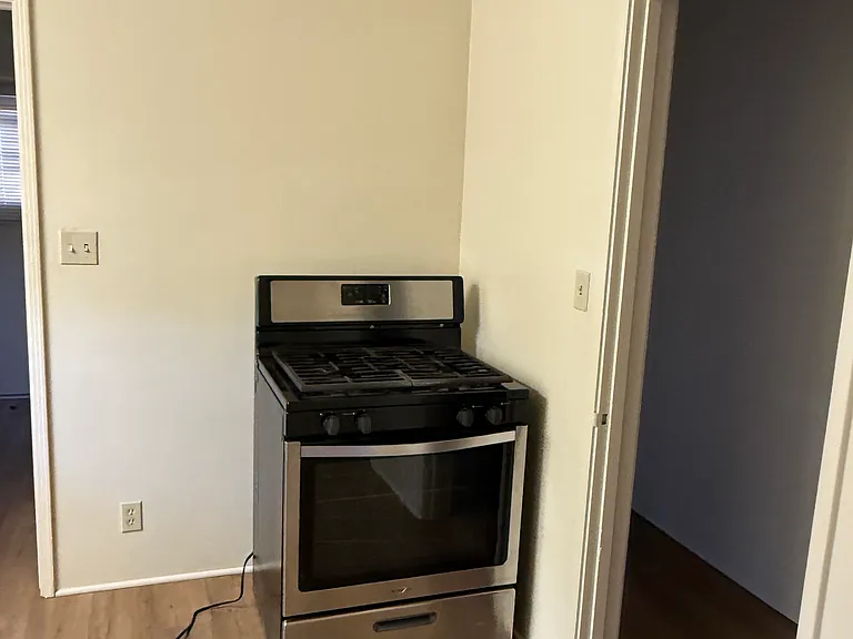 153 E Pasadena St — Photo 12