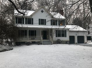 6 Lee Ct, Waldwick, NJ 07463