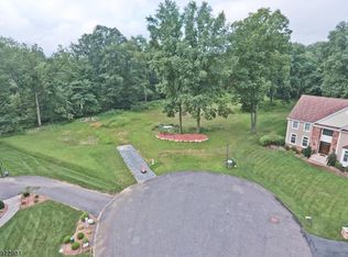 5 Shepherds Ln, Succasunna, NJ 07876
