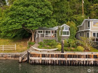 16841 Cove Walk SW, Vashon, WA 98070