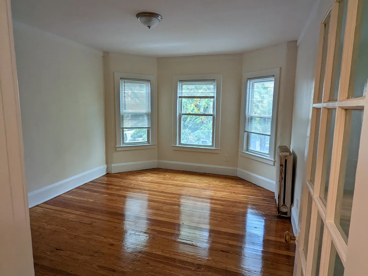 2 bed, 800 sqft, $3,100 — Photo 2