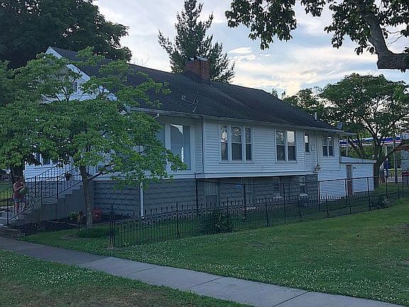 House side view & property