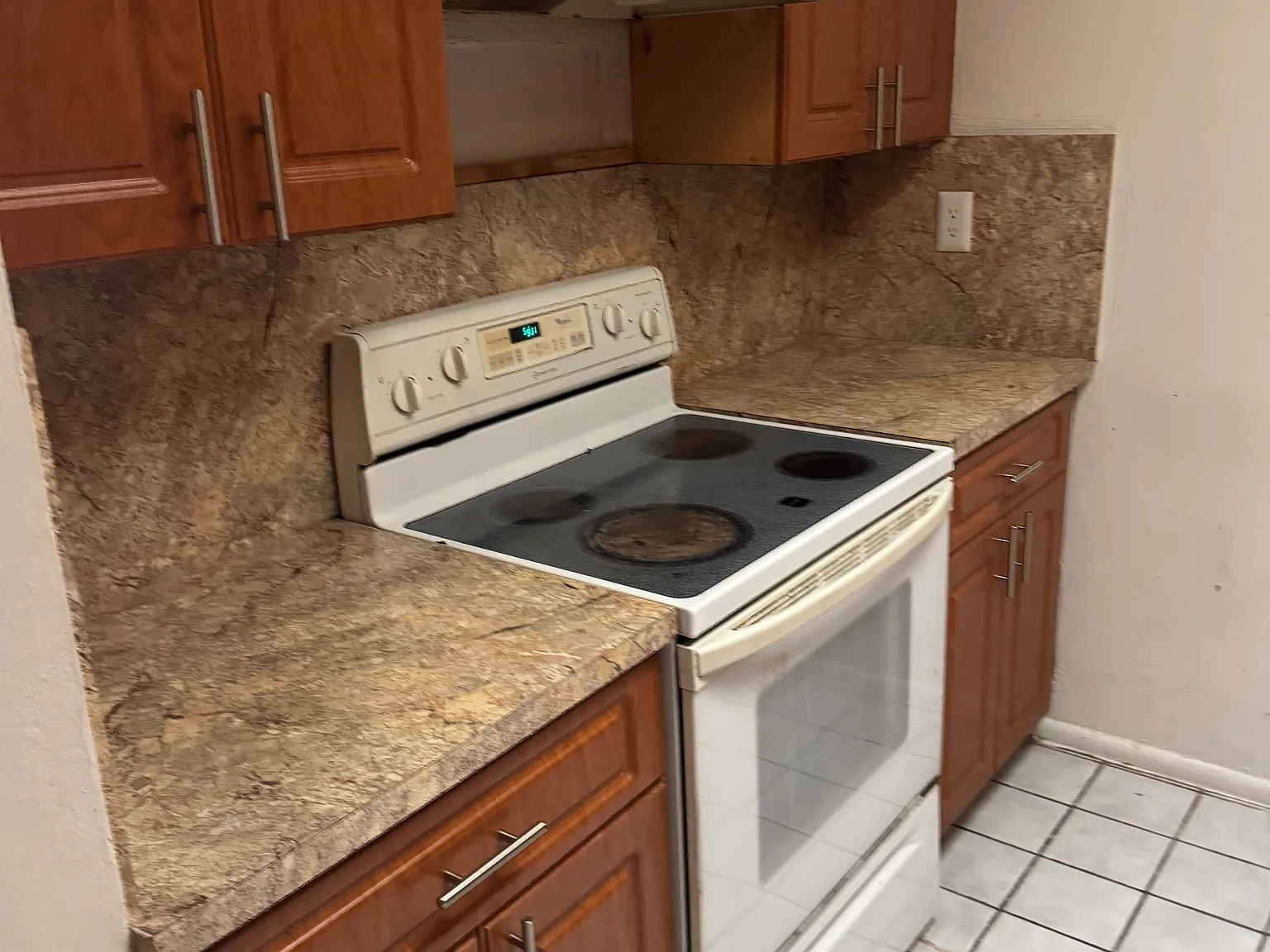 2 bed, 930 sqft, $1,680 — Photo 4