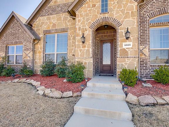 5th image of 1025 Northwood Ln