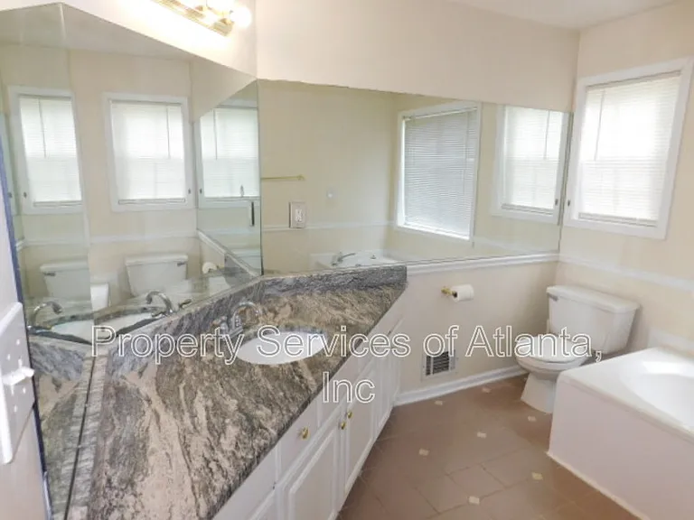 4910 Baker Ridge Pl — Photo 15