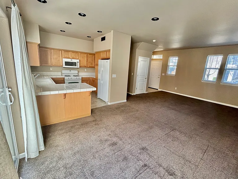 1679 W Minden Village Loop — Photo 3