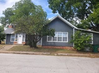 101 E Hallsell St, Decatur, TX 76234