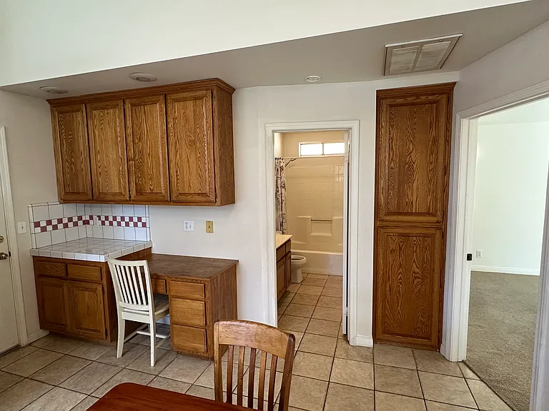 4344 Commonwealth Ave — Photo 5