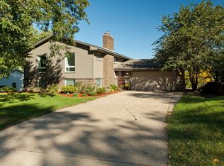 8521 Zenith Rd, Bloomington, MN 55431