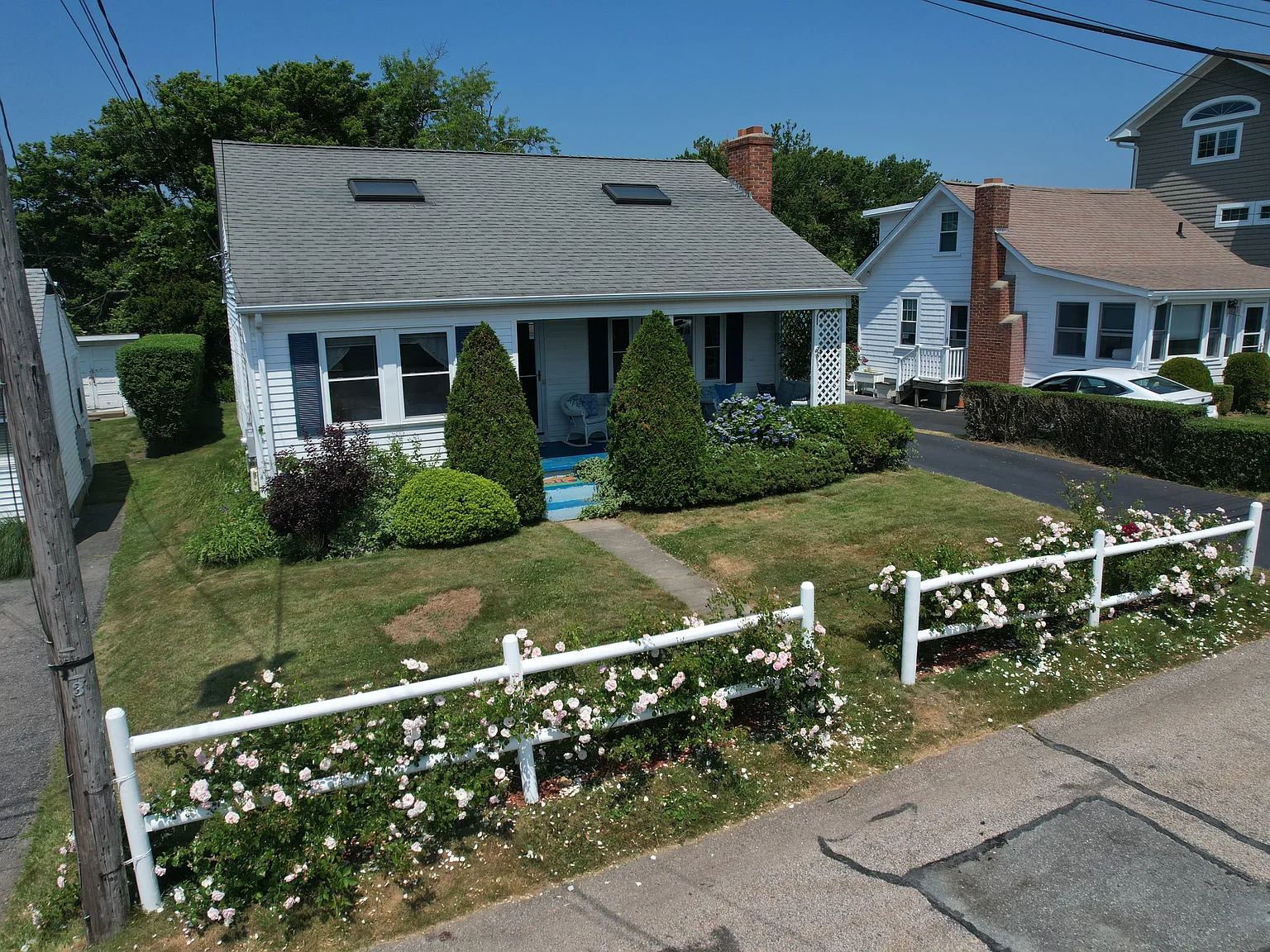 4 bed, 1.5 bath, 1428 sqft, $3,400 — Photo 1