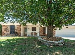 4725 Cripple Creek Rd, Haltom City, TX 76137