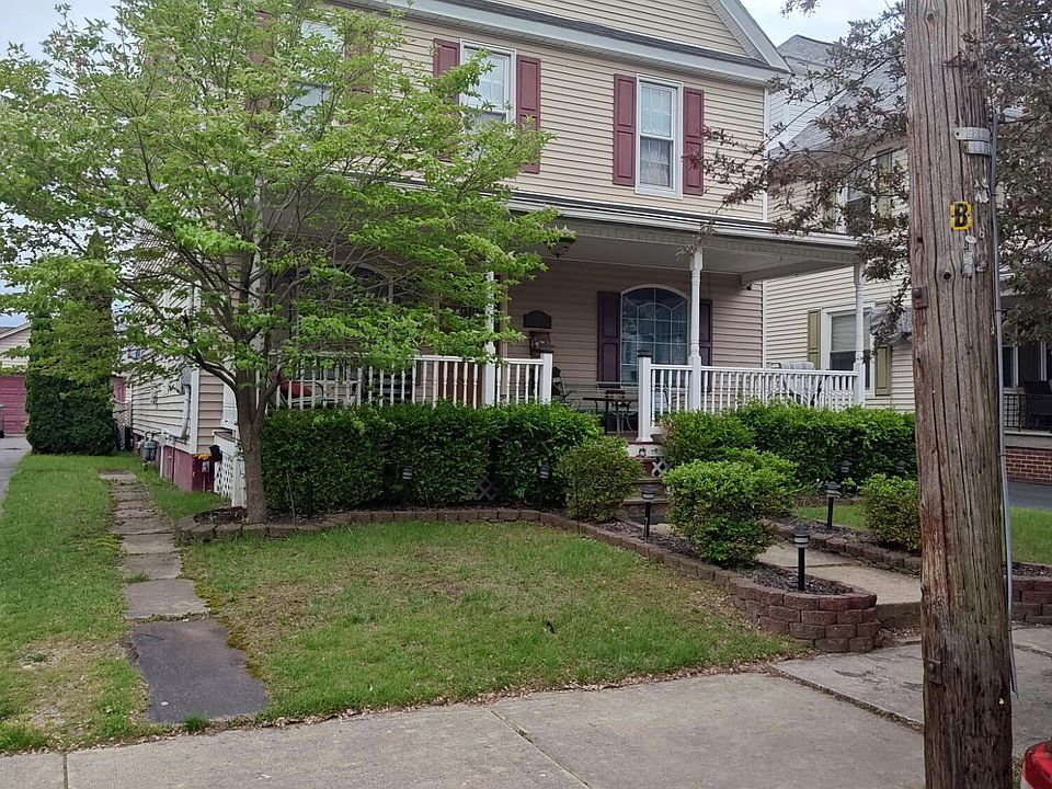 2nd image of 502 Monument Ave