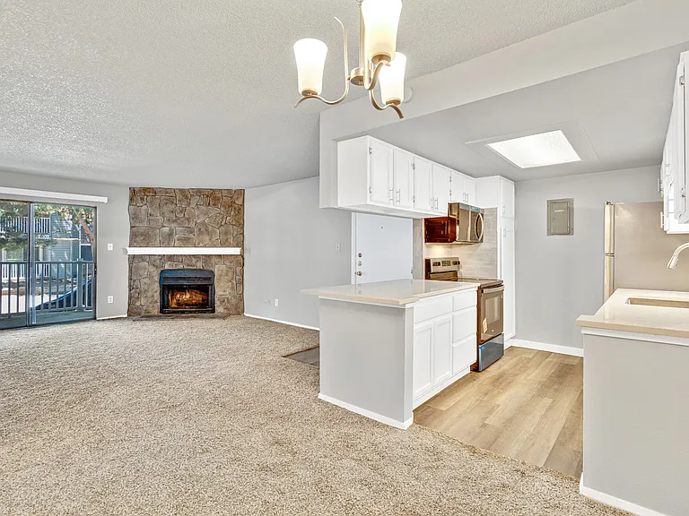 902 S Walden St #106 — Photo 7