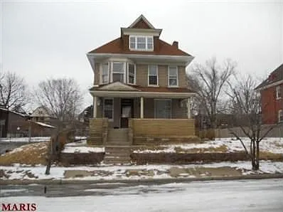 5139 Maple Ave photo 1