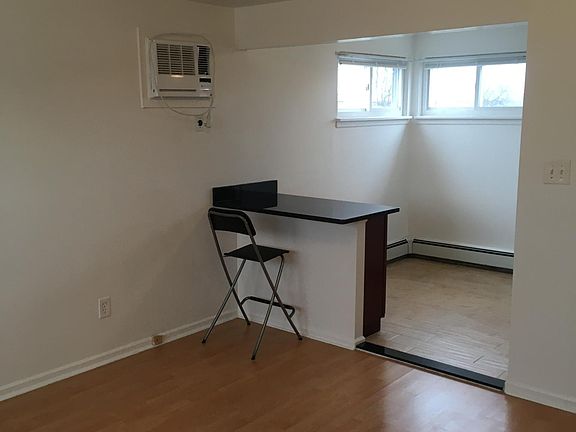 5th image of 126 Sycamore Ave