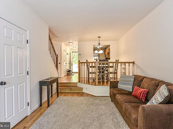 4th image of 7324 Eastgate Ln