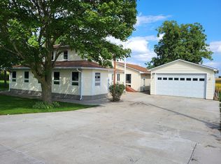 6519 S Woodlawn Rd, Rochelle, IL 61068