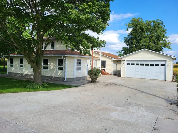 6519 S Woodlawn Rd, Rochelle, IL 61068