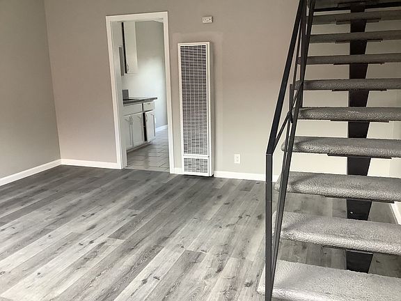 4th image of 4008 Live Oak St #B