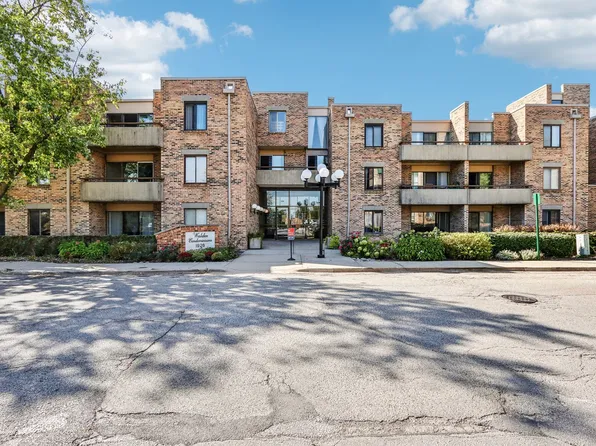 1926 Prairie Sq APT 224B, Schaumburg, IL 60173