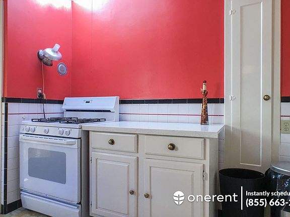 4th image of 2054 Wawona St