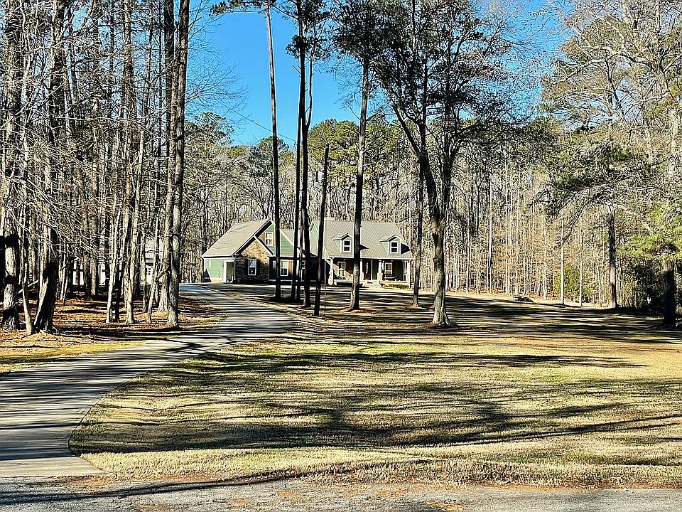 1st image of 61 Woodland Dr