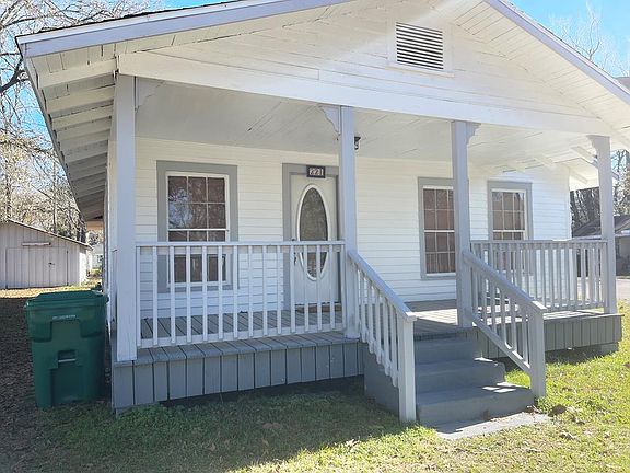 2nd image of 221 S Steele Ave