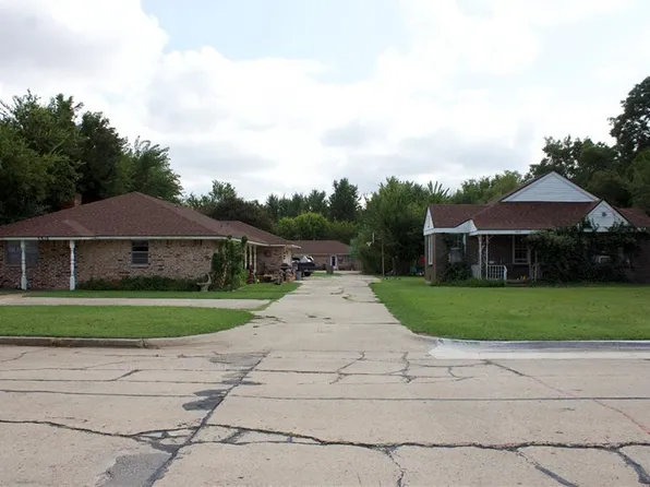 5912 NW 56th St, Warr Acres, OK 73122