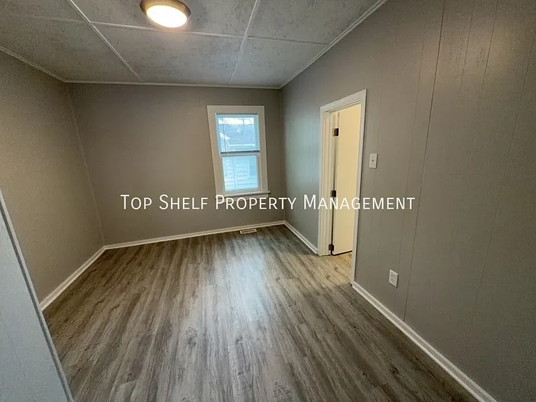 3623 Cambridge St — Photo 3