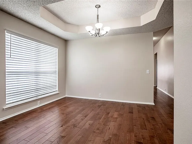 206 Meredith Ct — Photo 6