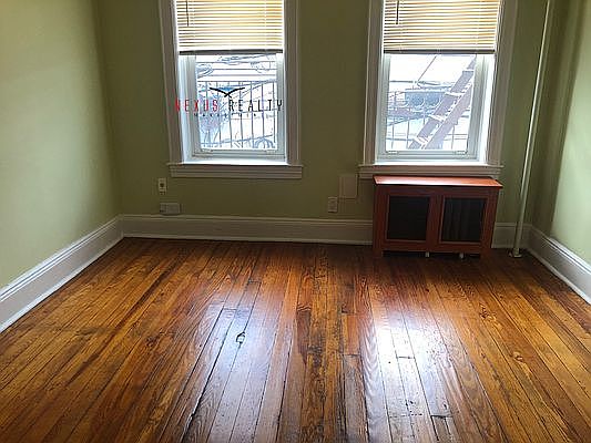 3rd image of 37-11 9th St #3F