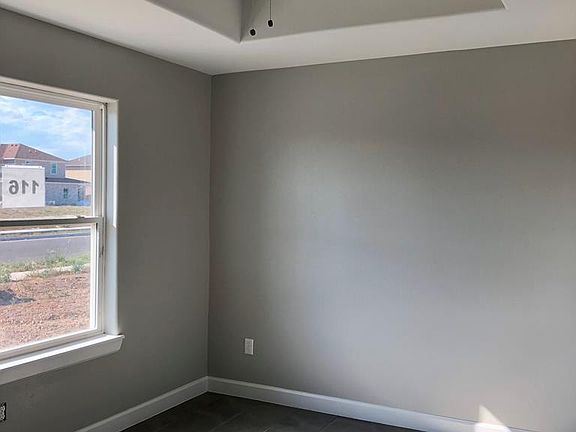 5th image of 116 Poppy St