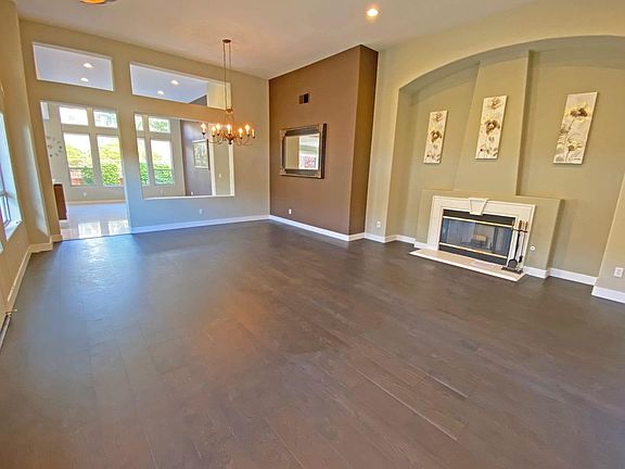 3rd image of 5881 Pistoia Way