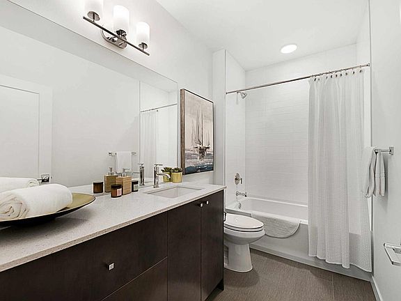 1st floor bathroom
