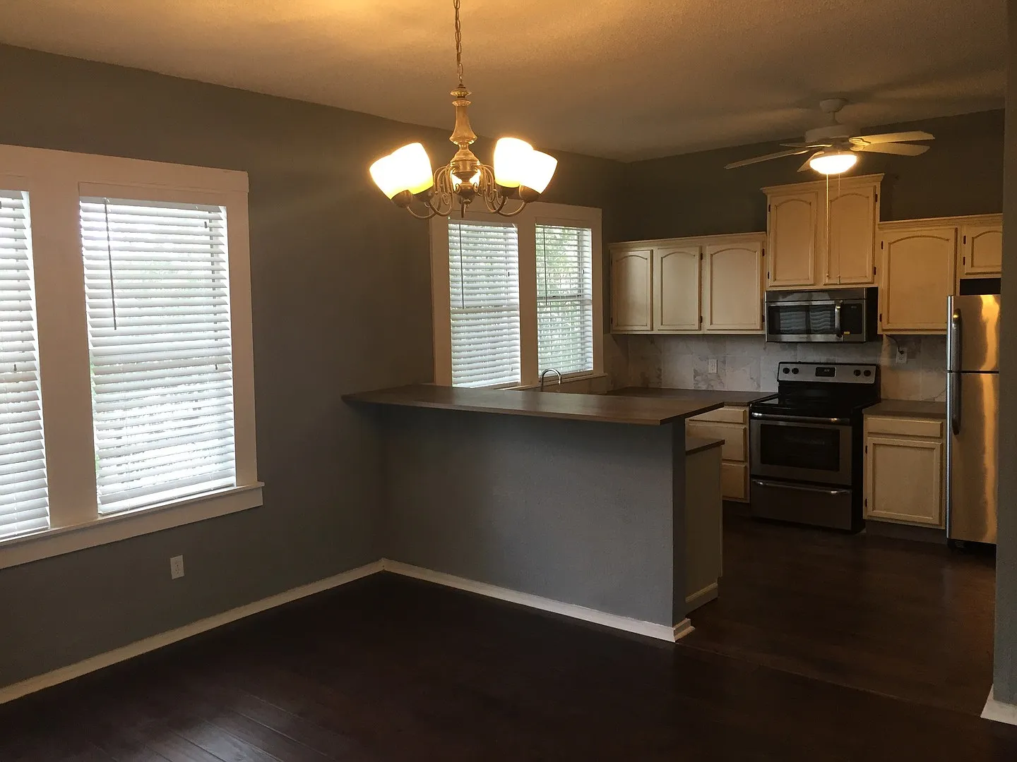 West Tampa Bungalow - Near UT & Downtown — Photo 2