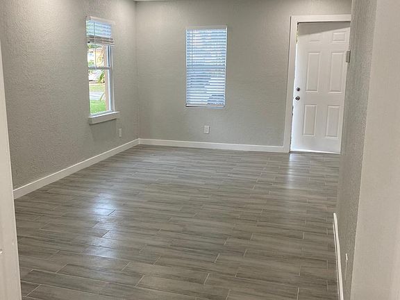 3rd image of 831 Summer St
