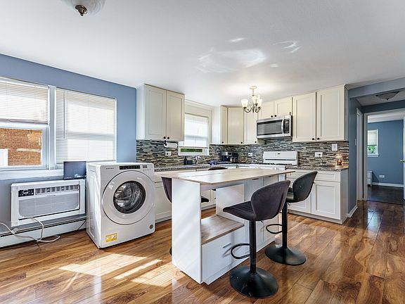 3rd image of 6935 W 64th Pl #2A
